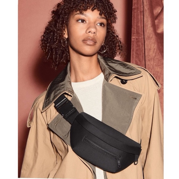 Dagne Dover Ace Neoprene Fanny Pack Onyx Black - Picture 1 of 16